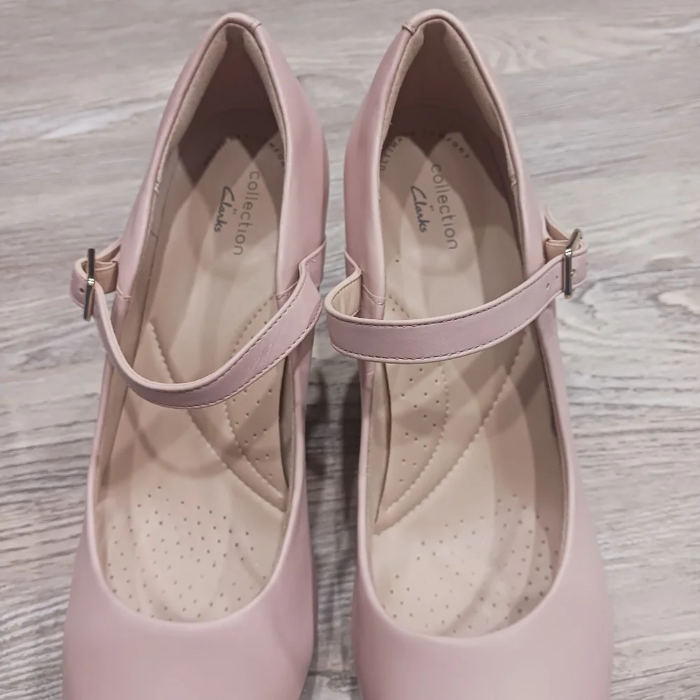 Clarks Classic Mary Jane Pumps in Blush Pink - - Picture 5 of 16